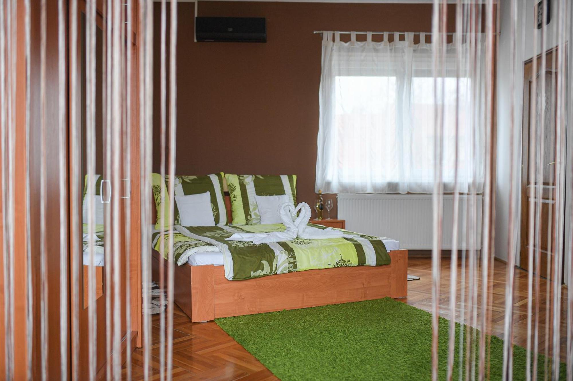 Kókusz Apartmanok Eger Habitación foto